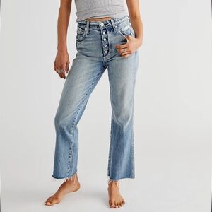 AMO High Rise Kick Crop Jean Size 27